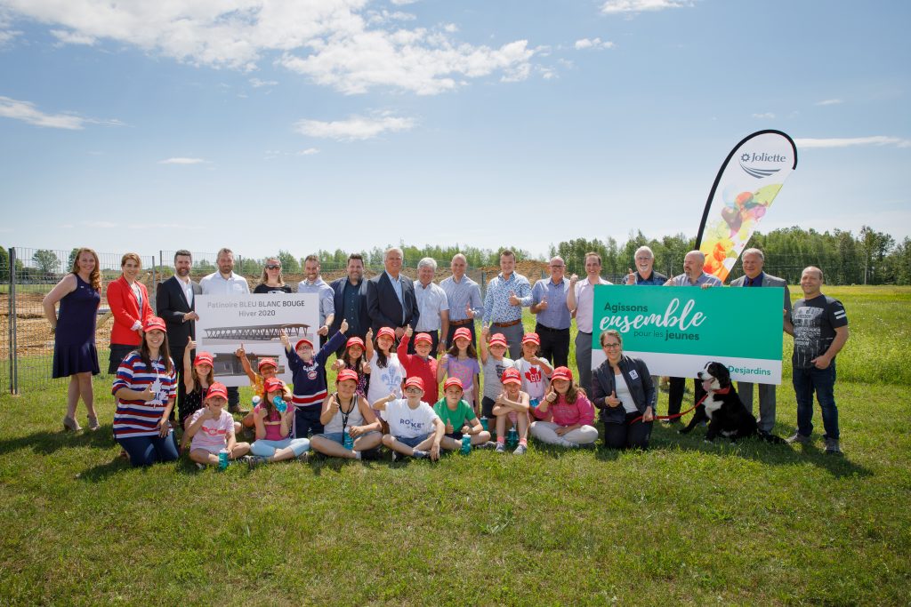 C’est parti pour la construction de la patinoire BLEU BLANC BOUGE de Joliette!